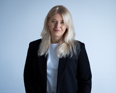 sarah into